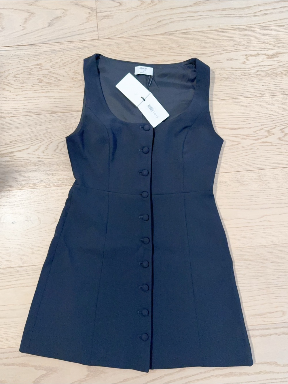 NWT 130617 Aritzia Eave black 2